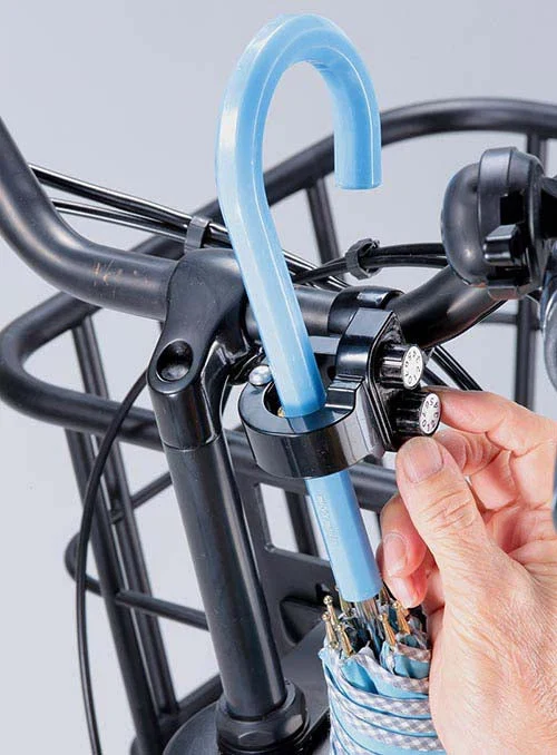 自転車 カサホルダー 傘 雨 収納 持運び 厚手 傘かけ 傘おき 電動アシスト 普通自転車 川住製作所 / NEWサイクル傘ロック
