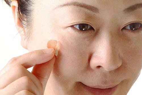 トミーリッチ　スポットクリアオフP 【気になる部分に塗ってはがす！ピーリングパッチ　ピンポイントケア　シミそばかすニキビ跡　プラセンタ　医薬部外品】
