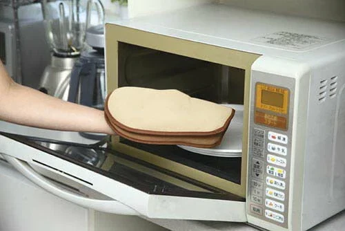湯たんぽ レンジ対応 ぬくぬく 温かい あったか 温活 グッズ 蒸気 カイロ 秋冬 お湯不要 / Salofix ホット＆スチームパッド フェイス用