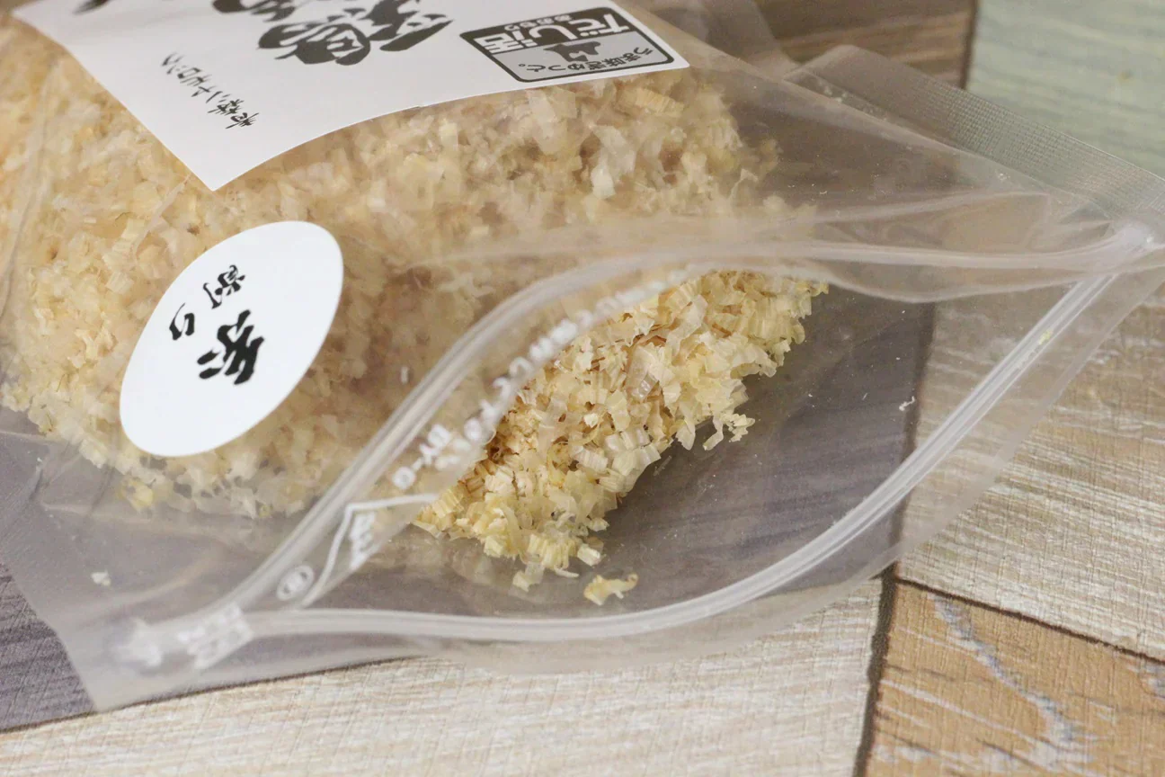 【話題沸騰中!】青森シャモロック鶏節　糸削り25ｇお得な2パックセット