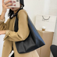 大人気 レザートートバッグ トライアングル モード系