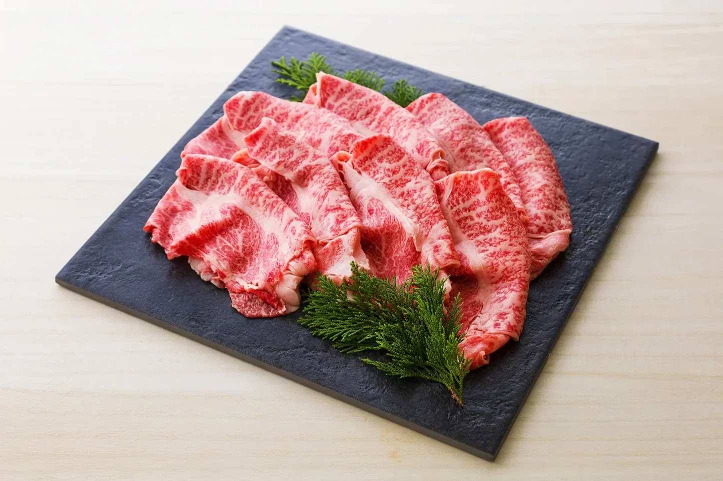 【国産】黒毛和牛 肩ロース スライス 500g すき焼き しゃぶしゃぶ ギフト 焼肉 すき焼き お取り寄せ グルメ 肉屋横丁