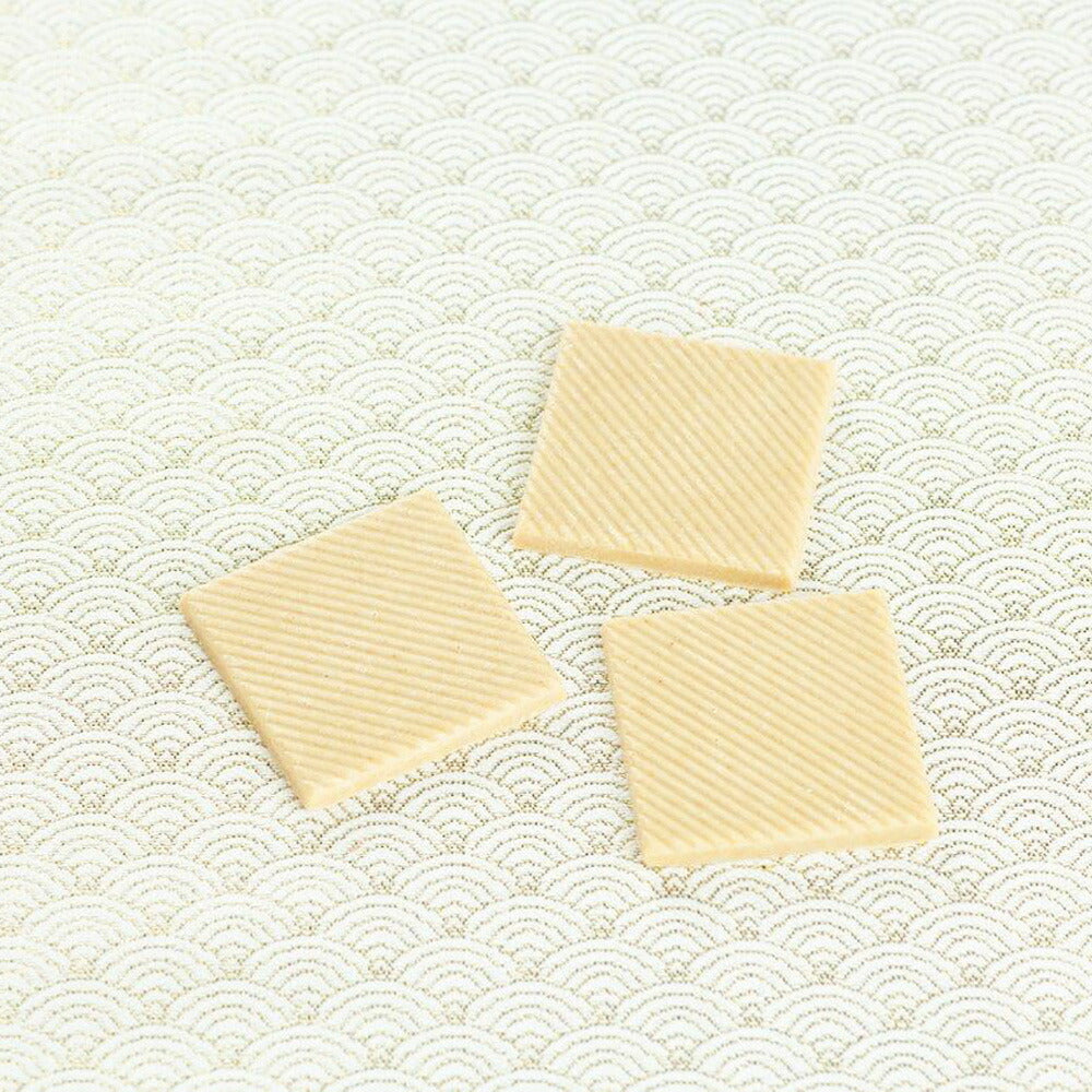 ホワイトチョコレート エゾウコギ入り 「森の恵シュエット」 《ホワイト・スクエア12枚入》