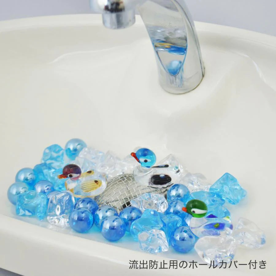 トイレランド　カルガモ３兄弟 ◆ トイレ インテリア 可愛い ガラス製 アニマル カルガモ ビー玉 トイレタンク飾り 網付き トイレタンク 蛇口 飾り 雑貨 ガラス細工