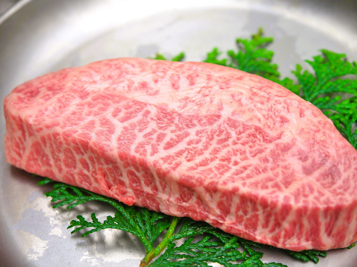九州産黒毛和牛ミスジステーキ　500ｇ（100ｇ×5ｐ）　超希少部位　牛肉 ギフト 送料無料 焼肉　 冷凍 　業務用　お手軽 お取り寄せ お取り寄せグルメ 北海道と沖縄を除き 【送料無料】