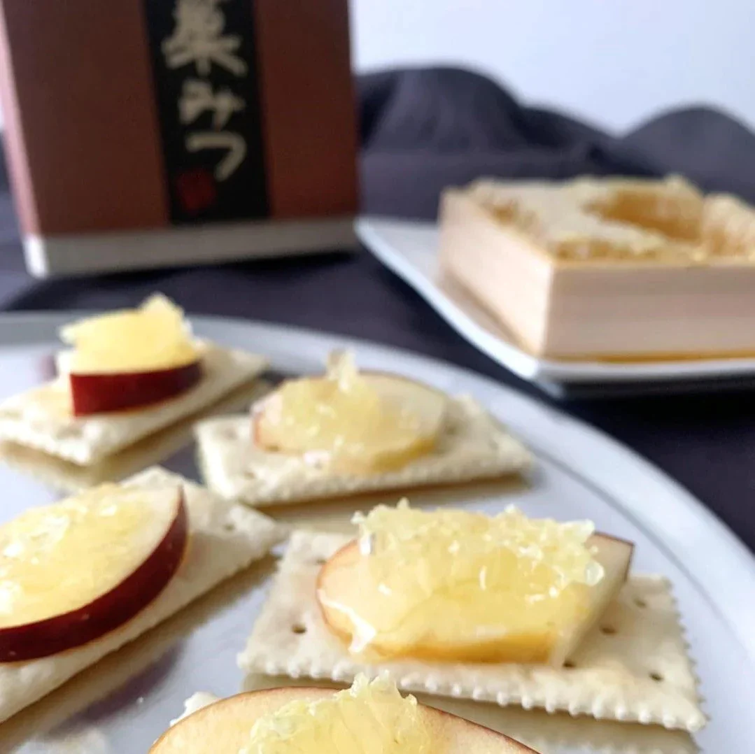 【極巣みつ】　はちみつ　巣蜜　コムハニー　ご褒美　国産蜂蜜　ギフト　まるごと　ハチミツ　御歳暮　お歳暮