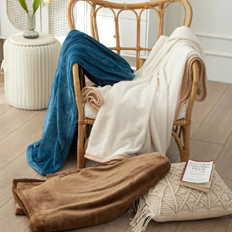 【ブランケット 福袋 色お任せ /2点セット /140×200cm】毛布 ブランケット 毛布カバー シングル 140×200cm 北欧 ひざ掛け 大判 軽量 暖かい もうふ フランネル 軽い おしゃれ かわいい 薄手 掛け毛布 膝かけ あったか 冬用 洗える 寝具　新発売 毛布 とろけるなめらかな肌触り♪ ハーフケット マイクロファイバー 毛布 オフィス 車中 スポーツ観戦 アウトドア 春夏秋冬 オールシーズン 送料無料