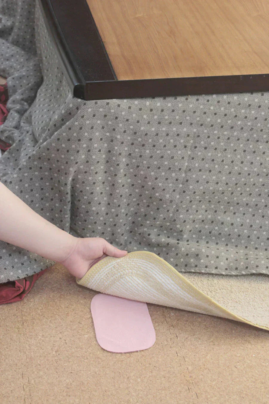 【１０枚】NEWダニホールドシート／置くだけ簡単！／清潔・安心・簡単！効果長持ち3ヵ月！お子様やペットにも安心の殺虫剤未使用！