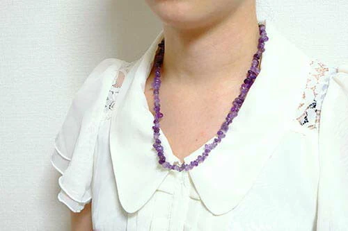 心を穏やかにする石 アメジスト さざれ石 ネックレス / レディース 女性 アメジスト 精神安定 仕事運 華やか パープル 開運 天然石 パワーストーン 邪気払い 誕生石 2月 日本製