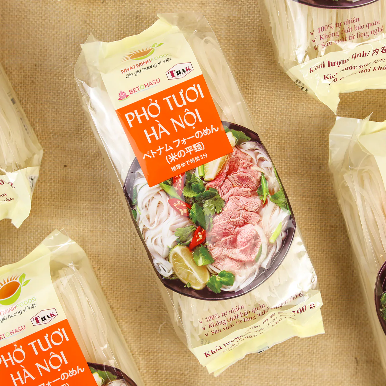 ベトナムフォーの麺（米の平麺）300g x 3パックセット【PHO HA NOI NHAT MINH 3 GOI 】