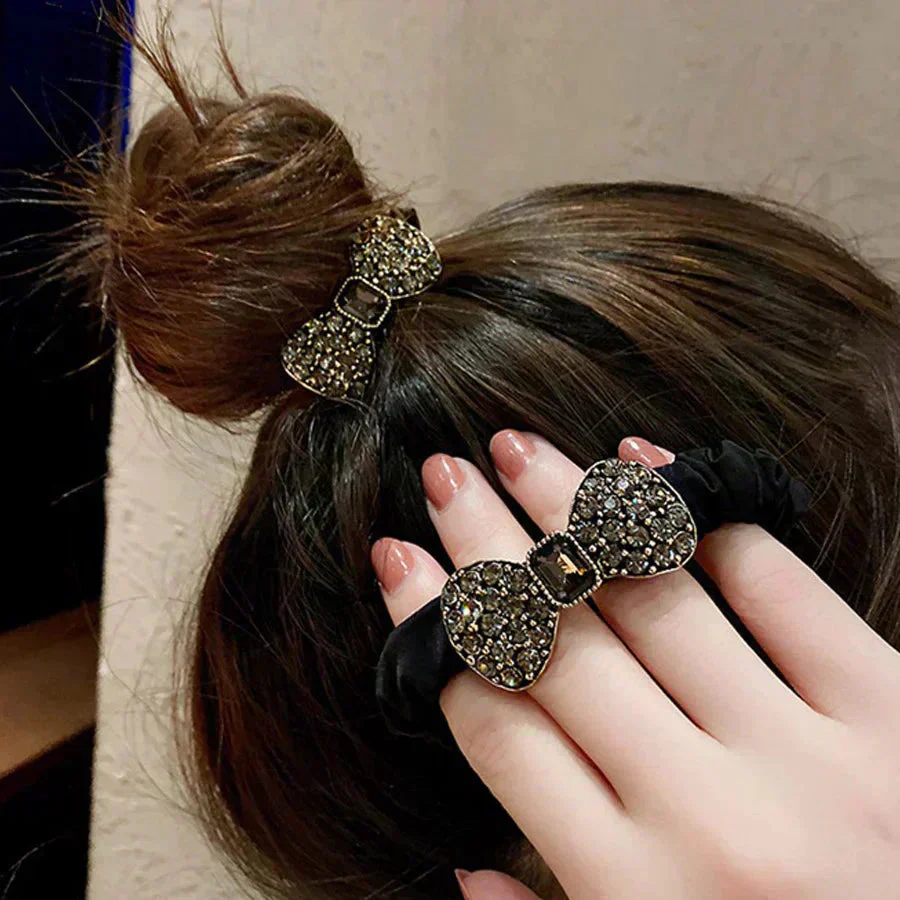 シュシュ ヘアゴム キラキラ ヘアアレンジ 韓国 サテンフリル 髪留め 髪飾り パーティー 二次会 お呼ばれ 結婚式 普段使い 大人 上品 ヘアアクセサリー