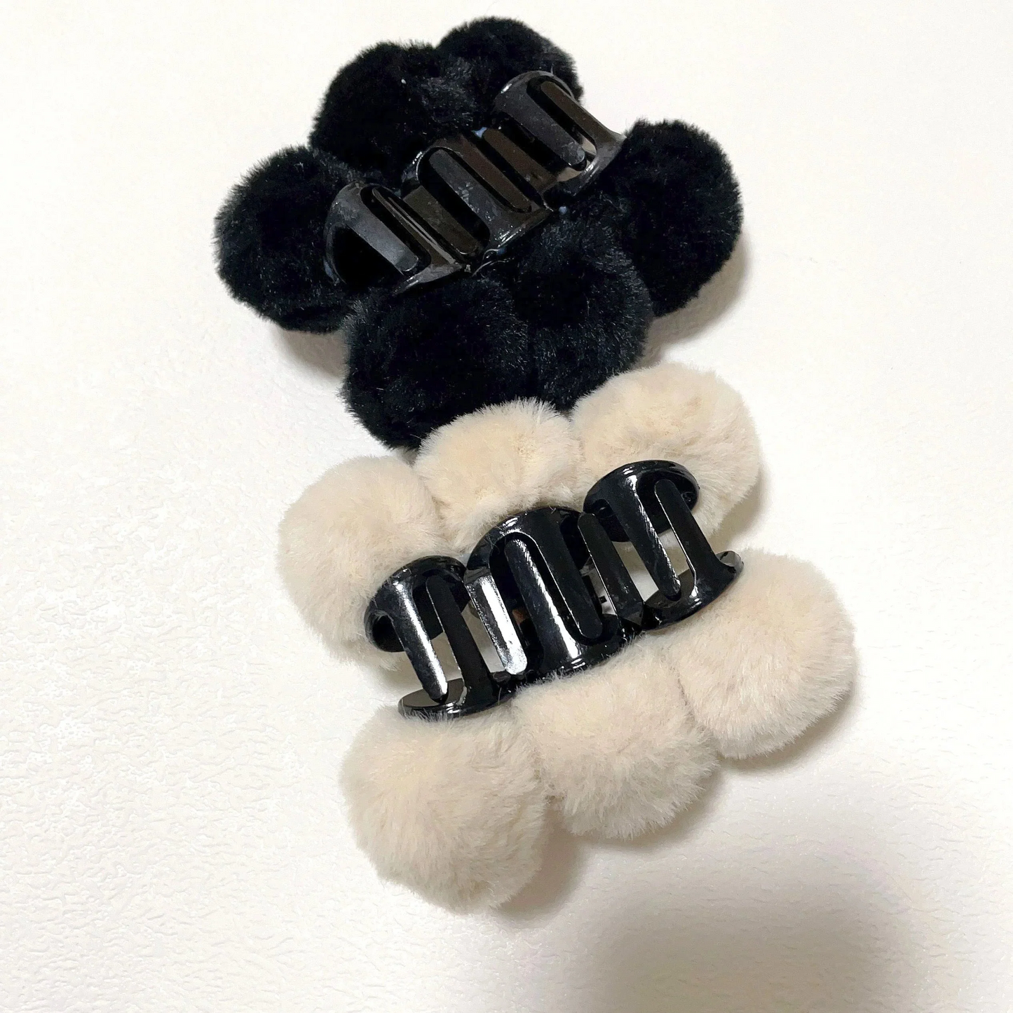 (ベージュ)ヘア留め ヘアアクセサリー フェイクファーバンスクリップ 髪飾り 上品 パーティー飾り