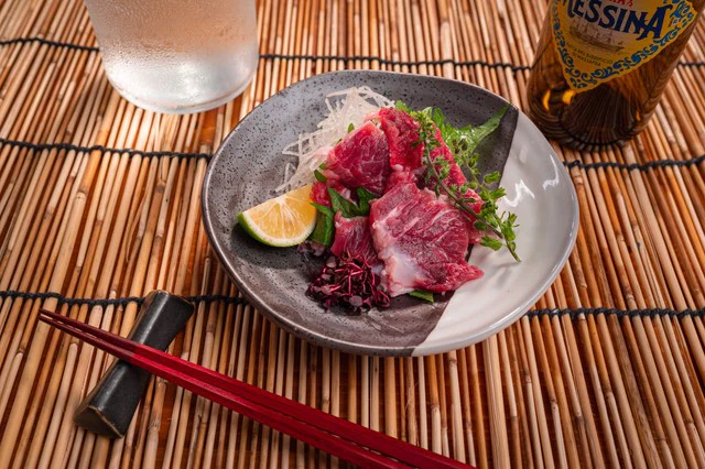 まぐろ ホホ肉　５００ｇ  希少部位  ステーキ 煮付け マグロ