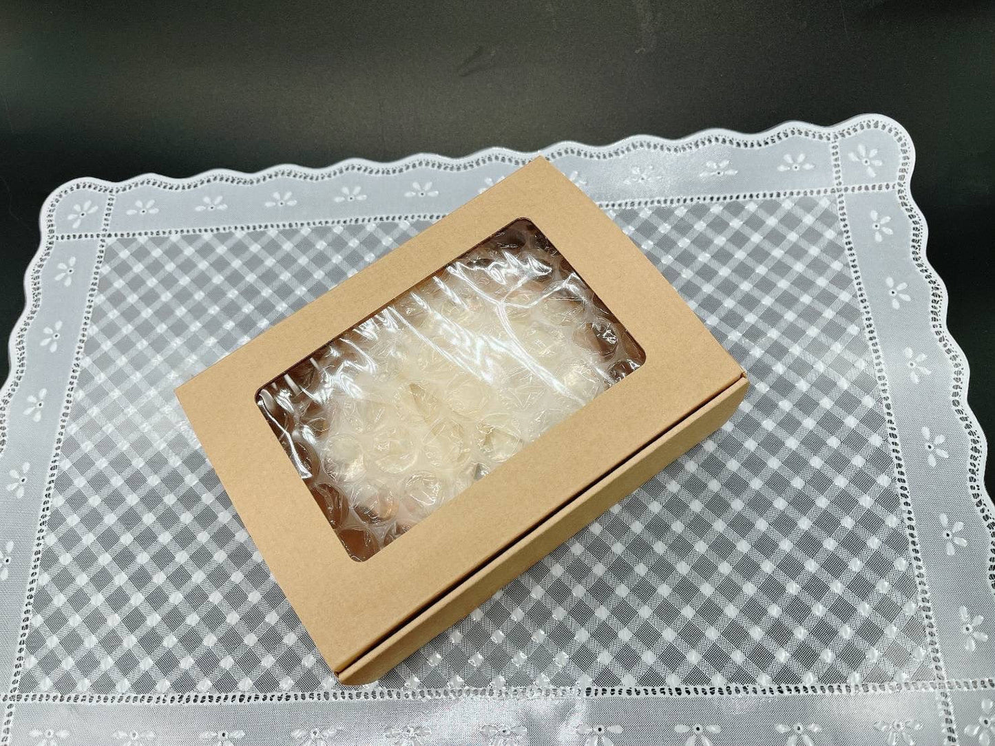 とろ〜り極上 バスクチーズケーキ ホール【猫のチーズケーキ工房】/冷凍クール便