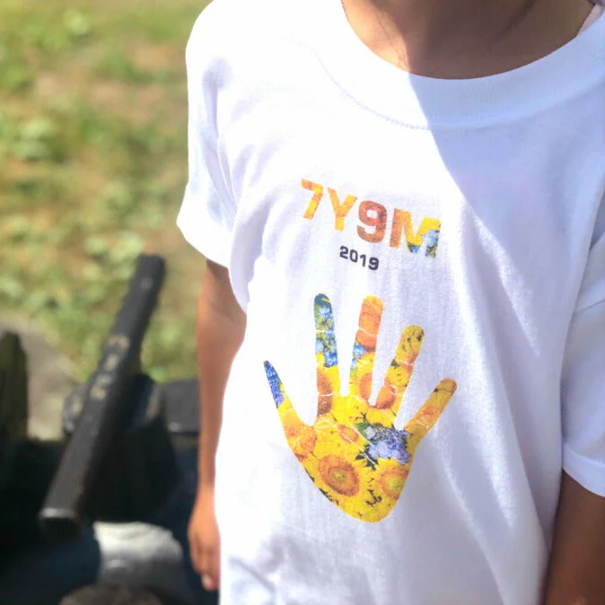 Colorful Hand Print T-shirts■手形 手形アート 足形 足型アート ベビー 服 名入れ プレゼント Tシャツ 出産祝い ギフト 子供服 キッズ服 スマイル おしゃれ 赤ちゃん メモリアル オーダーメイド