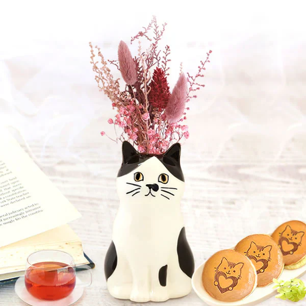 母の日 ギフト 猫一輪挿し（ハチワレ） ドライブーケ（レッド） 猫チョコどら焼き 3個 紅茶 【おいもや】  (5月4日～10日配送) MD