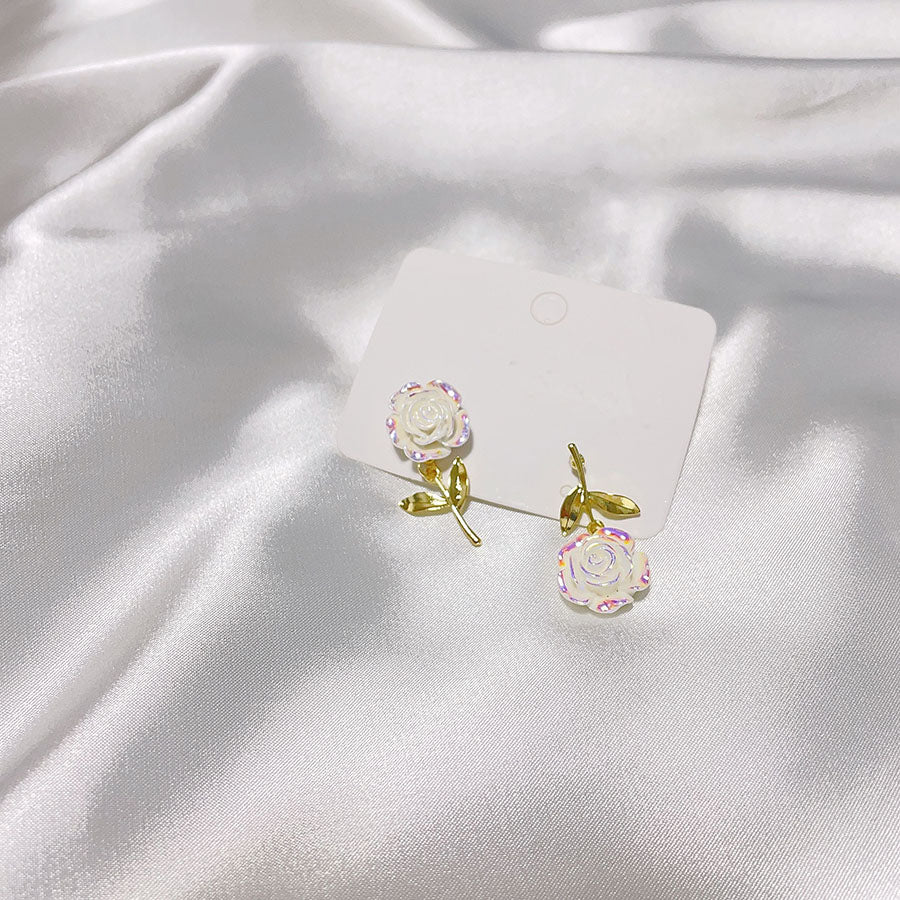 ピアス レディース  揺れる 花 人気アクセサリー