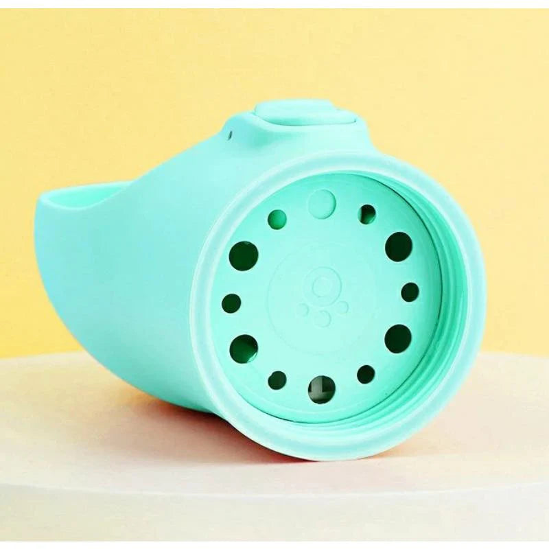 ペット給水器 お散歩ウォーターボトル 猫 犬 水飲み器 携帯用 水槽付き 水漏れ防止 給水 ボトル ハンディーボトル 大550ml w495E(ピンク大)