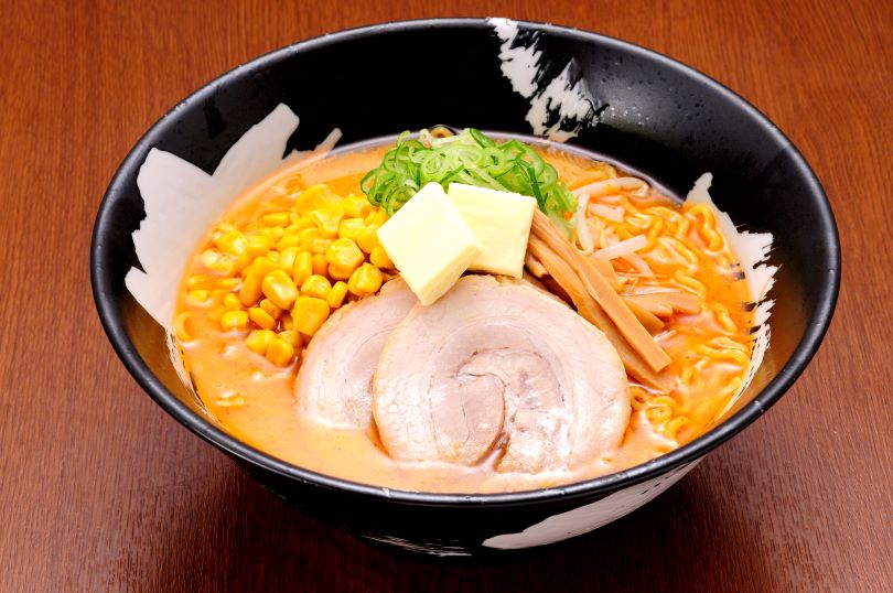 札幌ラーメン 雪あかり 味噌バターコーン味 2食入 2個セット 送料無料 札幌ラーメン 送料無料 新千歳空港 ウチのガヤがすみません ZIP 北海道 有名店 人気 生麺 お土産 手土産 センカ 限定 オリジナル 西山 西山ラーメン 西山製麺 ギフト ラーメン 取り寄せ 名店