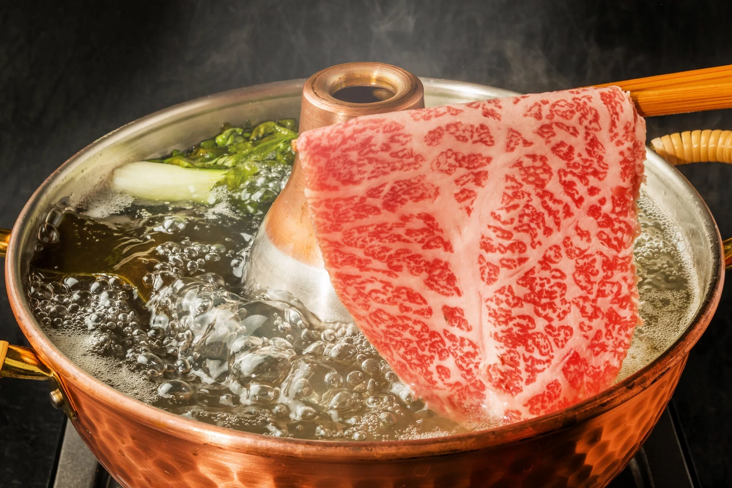 【超得ハイパーSALE】訳あり！九州産黒毛和牛しゃぶしゃぶすき焼き用（肩ロース肉・肩バラ肉・モモ肉）500ｇ和牛 ギフト 送料無料 黒毛和牛　贈答用 冷凍 牛肉　すき焼き　黒毛和牛　しゃぶしゃぶ お取り寄せ お取り寄せグルメ 北海道と沖縄を除き 【送料無料】