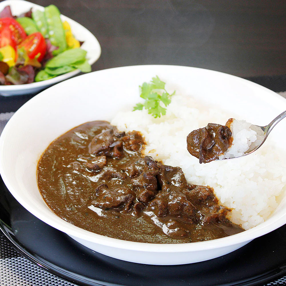 京都 町家フレンチ 旬風庵 牛タンと黒ゴマのカレー4食セット カレー【送料込み】【二重包装不可】【お届け不可地域：離島】