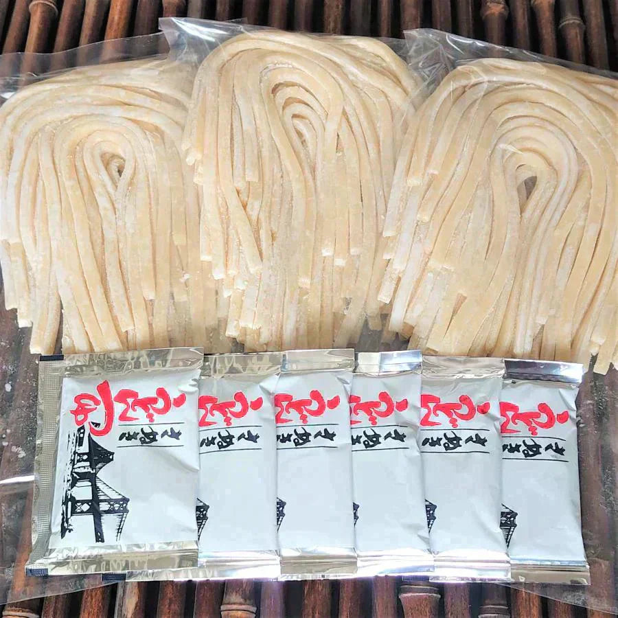 本場讃岐純生うどん 720g(240gx3袋)  約6人前  鎌田醤油 つゆ付き うどん  特産品 名物品  しあわせ製麺