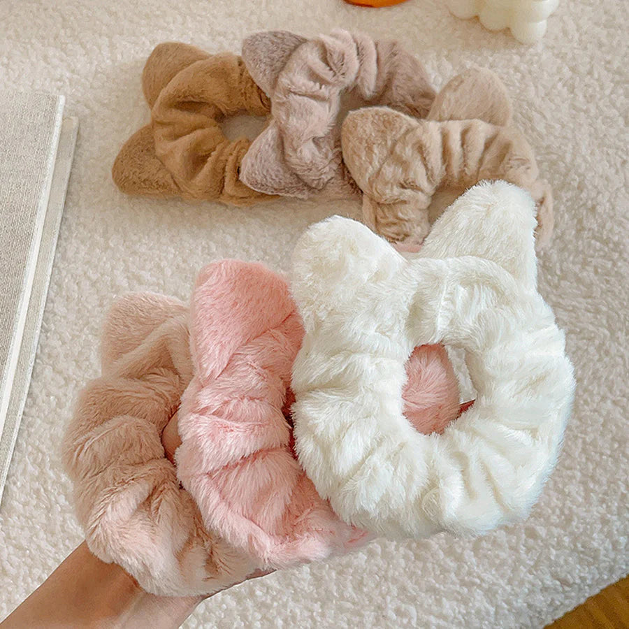(ベージュ)ヘアゴム シュシュ フワフワ 猫耳 フェイクファー ネコ耳 ふわふわ ヘアアクセサリー 髪飾り こども ホワイト おしゃれ