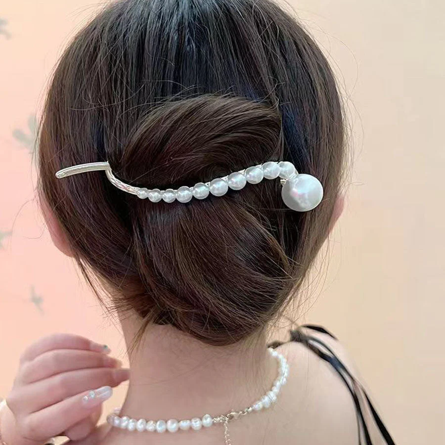 (ホワイト)キラキラヘアピン クリップ 花 パール付き ヘア留め ヘアアクセサリー ヘア爪 クランプ かわいい オシャレ 髪飾り 大人 春夏秋