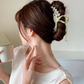 (B)ヘアクリップ  髪留め 髪飾り バレッタ フラワー 蝶ヘアアクセサリー オシャレ上品　パーティー飾り ゆらゆらチェーン付き