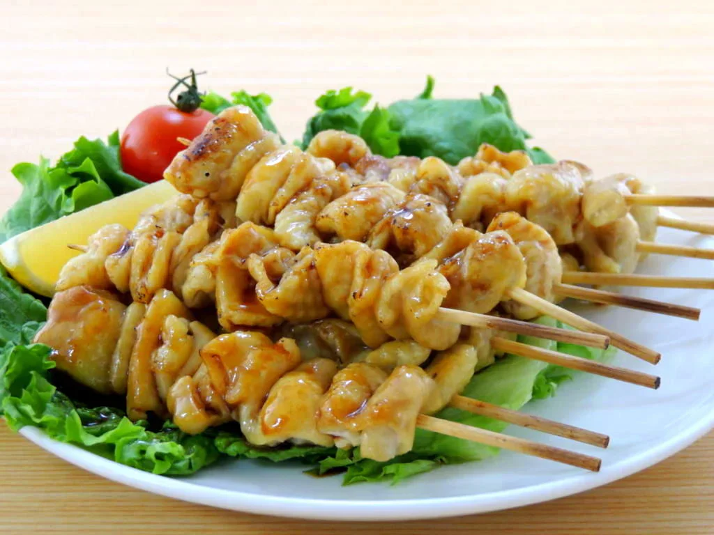 焼鳥かわ串30ｇ（スチーム済）300本入り（50本×6箱） 【業務用 冷凍食品 スチーム皮串 焼き鳥 加熱済み イベント 祭り パーティー アウトドア BBQ おつまみ 屋台】