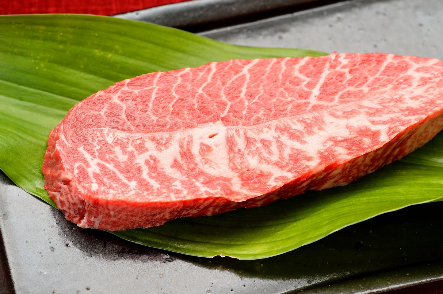 九州産黒毛和牛ミスジステーキ　500ｇ（100ｇ×5ｐ）　超希少部位　牛肉 ギフト 送料無料 焼肉　 冷凍 　業務用　お手軽 お取り寄せ お取り寄せグルメ 北海道と沖縄を除き 【送料無料】
