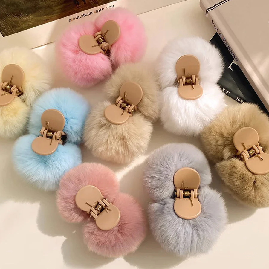 (ブルー)ヘアクリップ モコモコ　ファーバンスクリップ ヘアアクセサリー  韓国 ボア バレッタ 秋 冬 レディース ボリューム 大きめ 髪飾り 髪留め