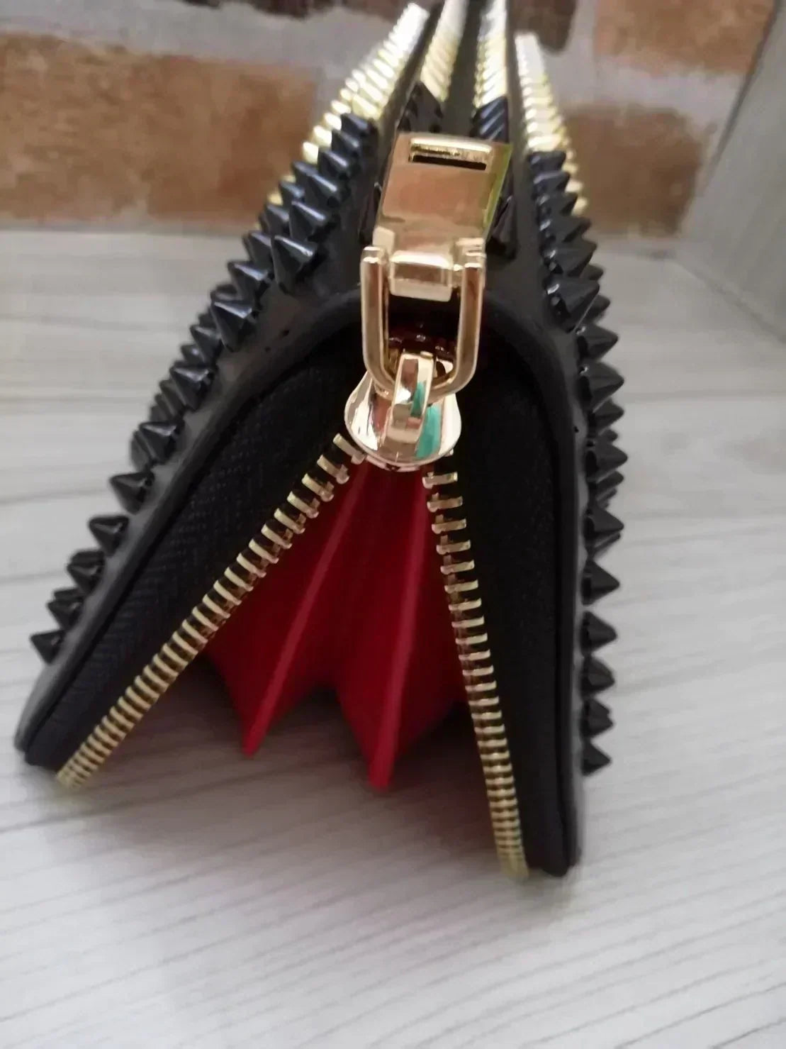 トゲトゲ　キラキラ　スタッズ　mix　長財布　大容量　ラウンドファスナー　オリジナル品