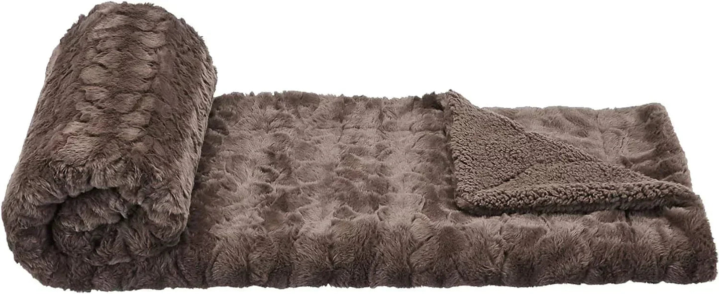 Amazonベーシック 訳あり ブランケット 127×152cm ブラウン