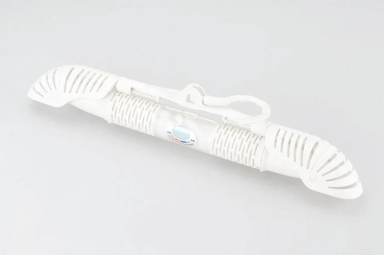 【ハンガー型のコンパクト除湿器！】衣類除湿器 除湿機 ハンガー型 乾燥 湿気取り 繰り返し使える クローゼット 押し入れ スーツ 衣替え / 湿気トリ ハンガー