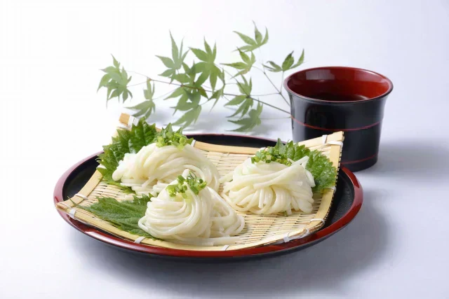 手延五島うどん【3袋･ｽｰﾌﾟ付】　　　あごだしスープ付き【手延べ五島うどん240g(3束)】×3個セット（マルマス）