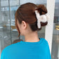 (イェロー)クリップ　もこもこ　　フェイクファー　ヘアピン　ヘア留め　冬　ヘアアクセサリー　ヘア爪　クランプ　かわいい　オシャレ　髪飾り　大人　かわいい　クリスマス　上品