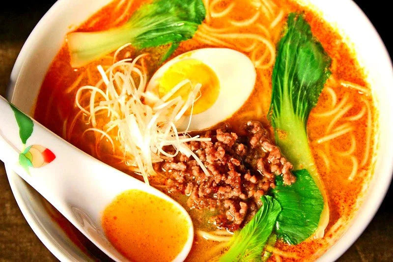 特製坦々麺2人前 人気のピリ辛麺 鶏ガラスープ 練ゴマ ラー油 本場九州 お試しセット ご当地 メール便 保存食 非常食 まとめ買い お取り寄せ