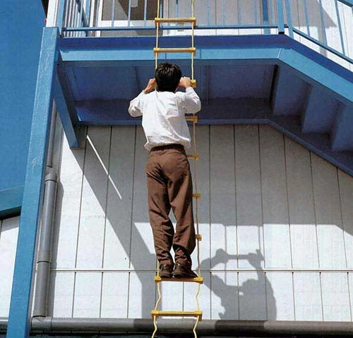 ヤツヤ式縄ばしご 8ｍ [ はしご 梯子 縄 緊急時 緊急事態 非常用 救助 備え ハシゴ 防災グッズ 耐候性 柔軟性 避難 丈夫 火災 セーフティロープ リキロンロープ 避難はしご 耐熱性 送料無料 ]