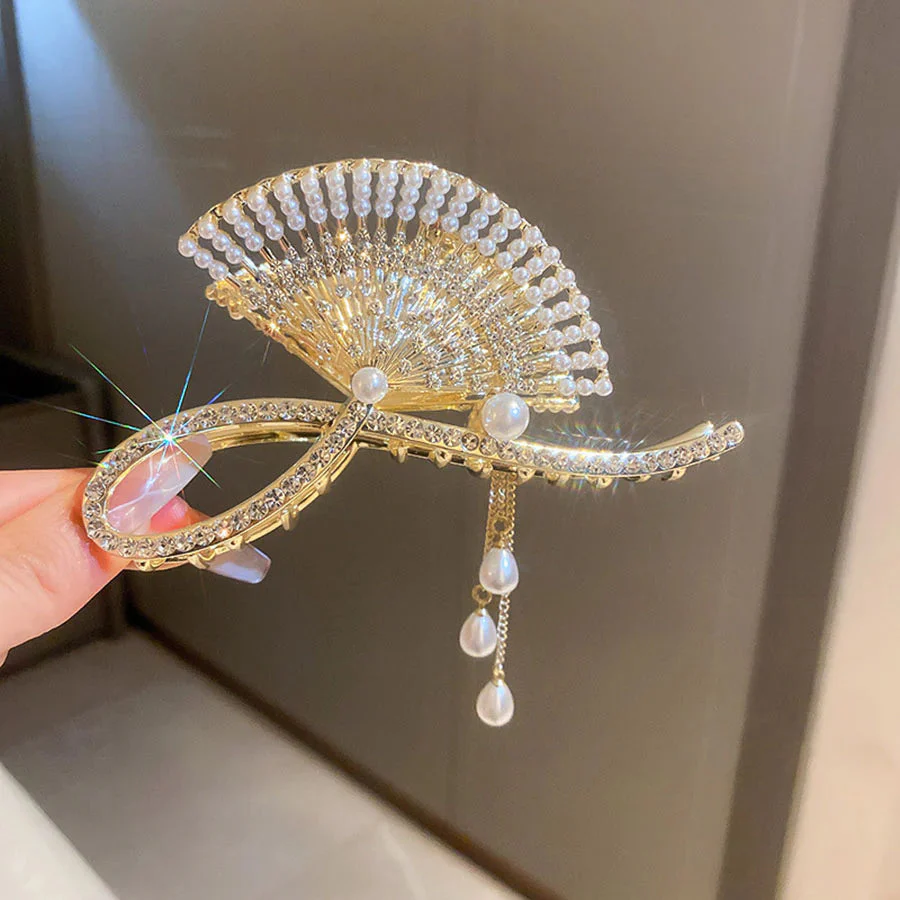 (ゴールド)ヘアクリップ ゆらゆらチェーン付き 髪留め 髪飾り 扇子 ヘアアクセサリー オシャレ上品 パーティー飾り