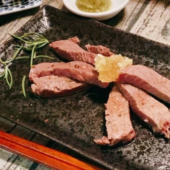 【極巣みつ】　はちみつ　巣蜜　コムハニー　ご褒美　国産蜂蜜　ギフト　まるごと　ハチミツ　御歳暮　お歳暮