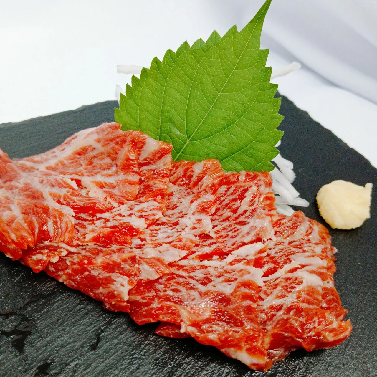 やわらか馬刺し（馬脂注入・スライス済み）４０ｇ×３０パック