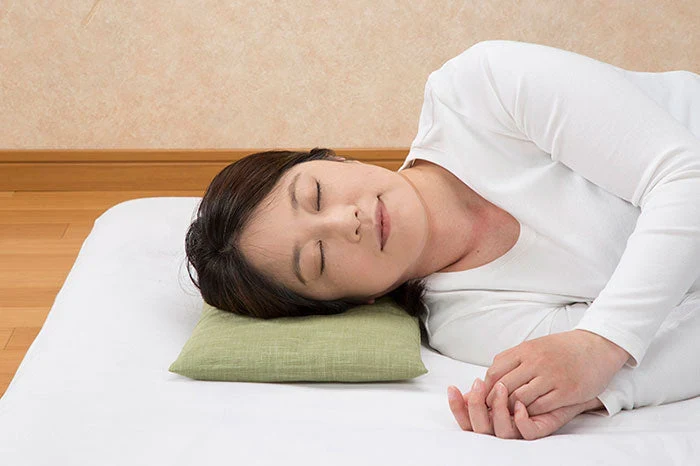 【グリーン】四万十ひのきほっぺた枕 枕 まくら 38×25 寝室 睡眠 お昼寝 ひのき チップ 枕 四万十ひのき 檜 贈り物 誕生日 お祝い 敬老の日 母の日 父の日