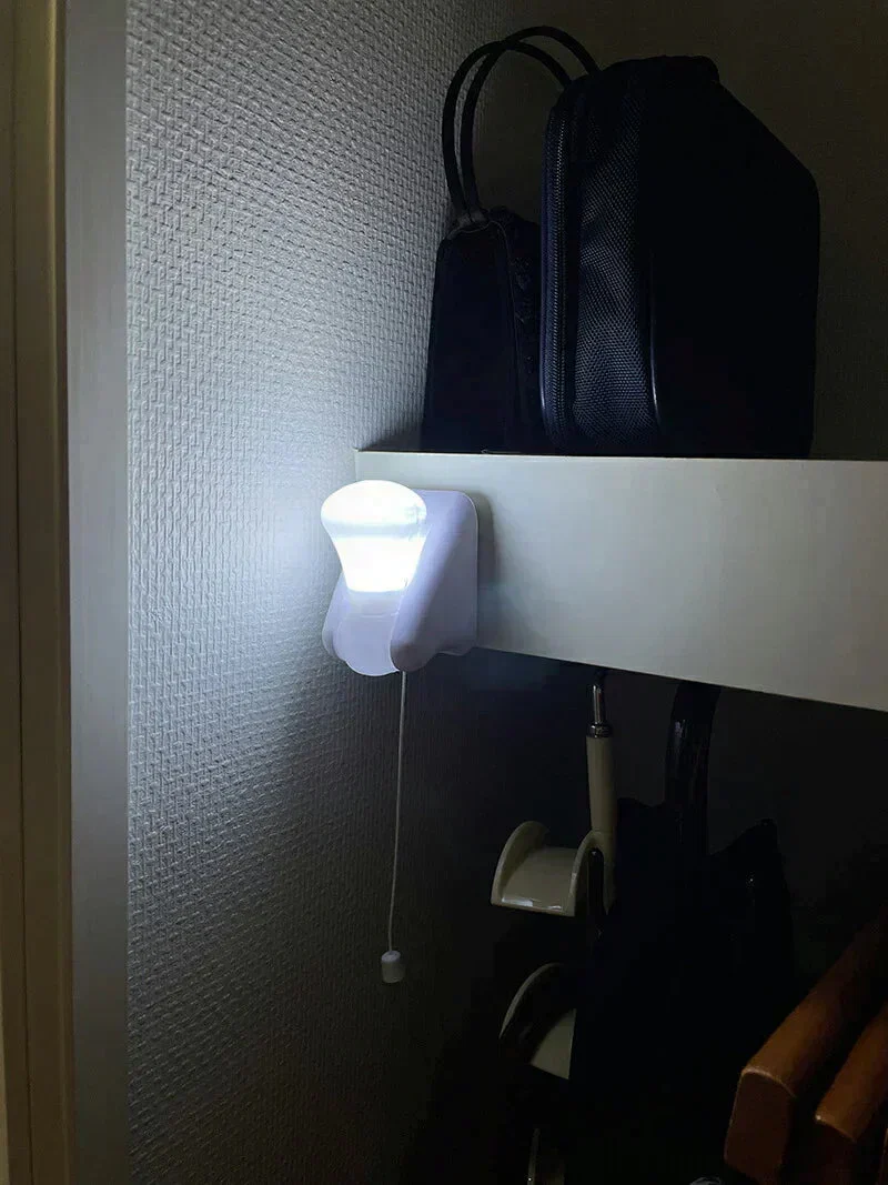 【2個組】停電時でも付く ライト LED 照明 電池式 単四電池3本 明るい  電気 クローゼット取り付け可 ベッド取り付け 隙間 スペース 電池式ひも引きライト