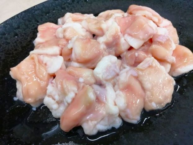 【送料無料】国産牛小腸＜もつ鍋・焼肉用＞1kg入（冷凍品）