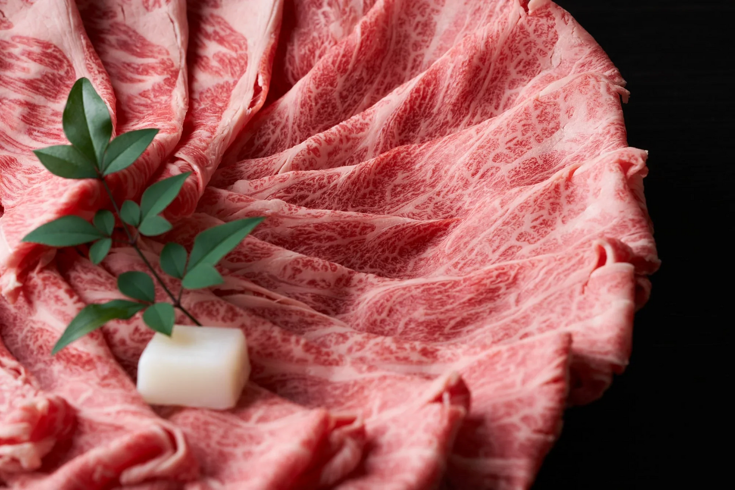 訳あり！九州産黒毛和牛しゃぶしゃぶすき焼き用（肩ロース肉・肩バラ肉・モモ肉）1kg（500ｇ×2P）和牛 ギフト 送料無料 黒毛和牛　贈答用 冷凍 牛肉　すき焼き　黒毛和牛　しゃぶしゃぶ お取り寄せ お取り寄せグルメ 北海道と沖縄を除き 【送料無料】