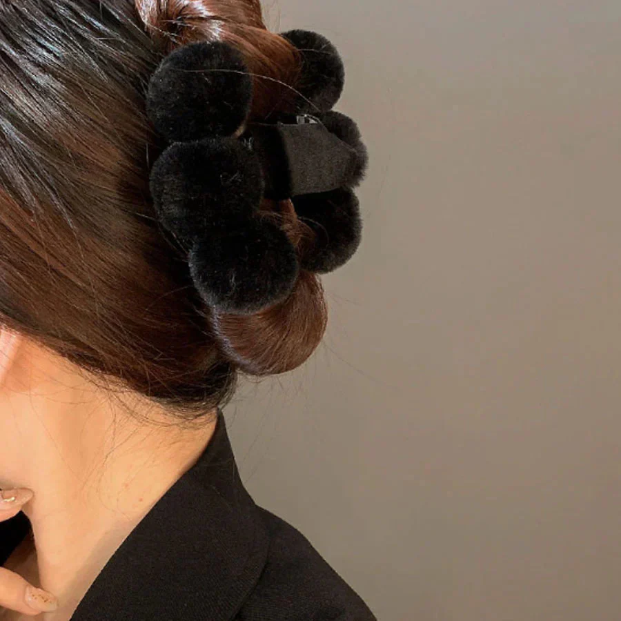 (ベージュ)ヘア留め ヘアアクセサリー フェイクファーバンスクリップ 髪飾り 上品 パーティー飾り