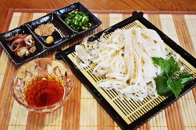 ざるうどん　お取り寄せ　九州ざる饂飩　210g×4袋　たっぷり　約8人前 セット 平打ち麺　つるつるモチモチ食感　熟成うどん麺　お試しグルメギフト