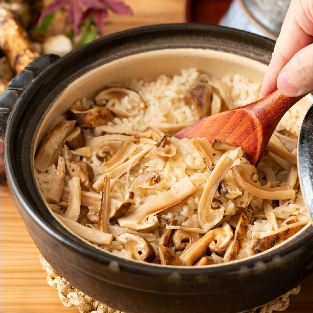 ＜11月下旬まで＞国産 松茸 約500g 木箱入り 長野県産（または岩手・宮城県産）最高級 天然 検査済 つぼみ まつたけ マツタケ キノコ きのこ ギフト 贈答 贈答品 野菜ギフト ご贈答用 即発送