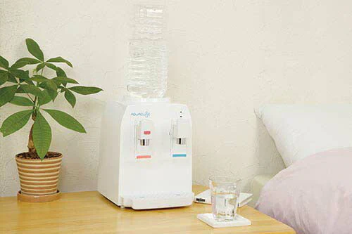 ウォーターサーバー 卓上 ペットボトル おしゃれ 温水 冷水 2L スリム AQUACUBE2